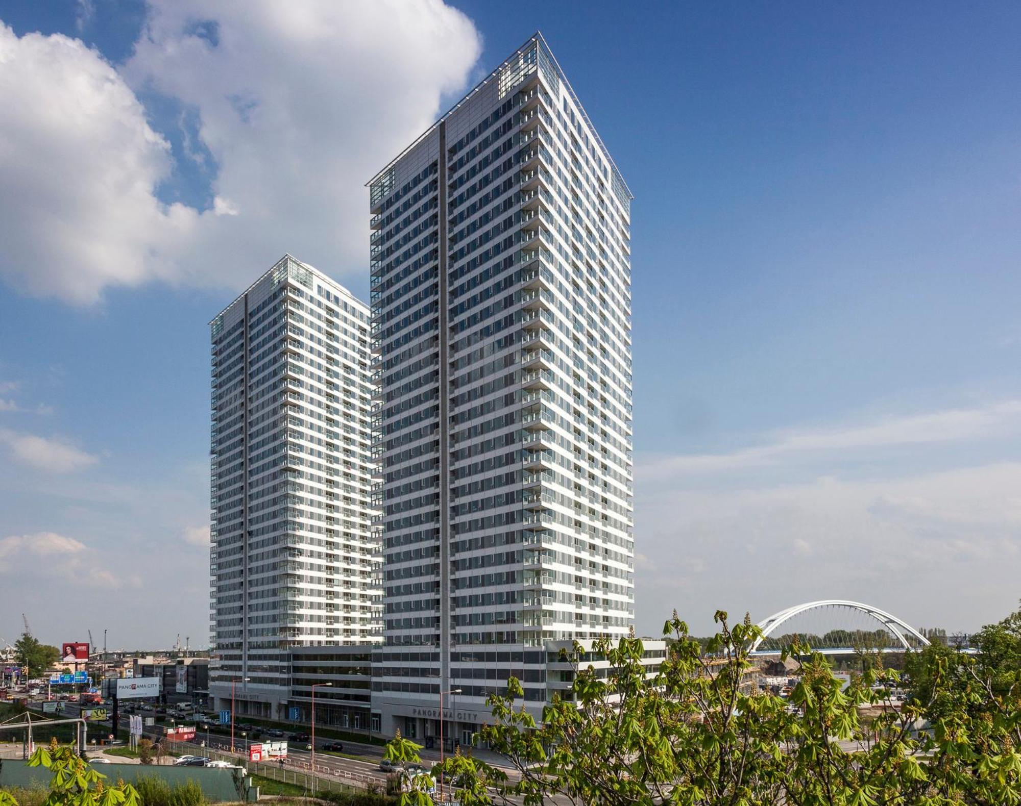 Sag Panorama City Free Parking Bratislava Luaran gambar