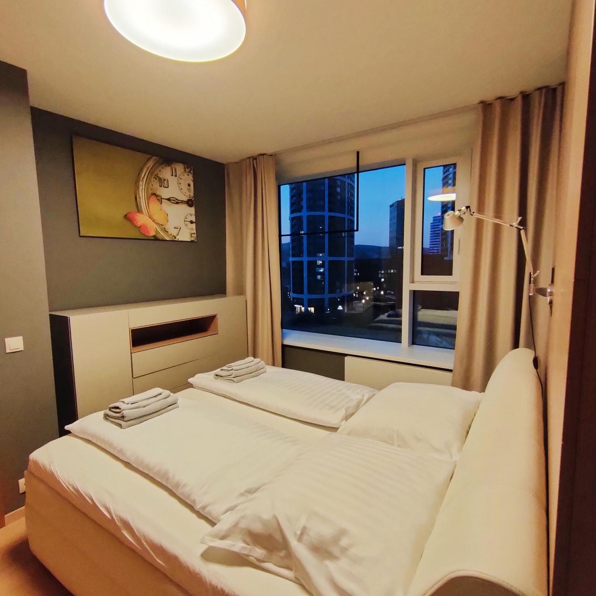 Sag Panorama City Free Parking Bratislava Luaran gambar