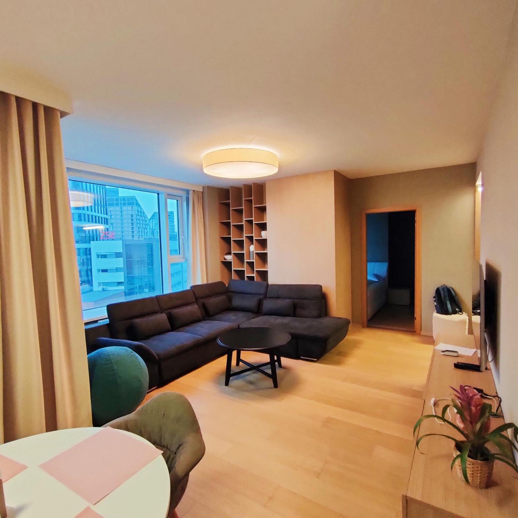 Sag Panorama City Free Parking Bratislava Luaran gambar